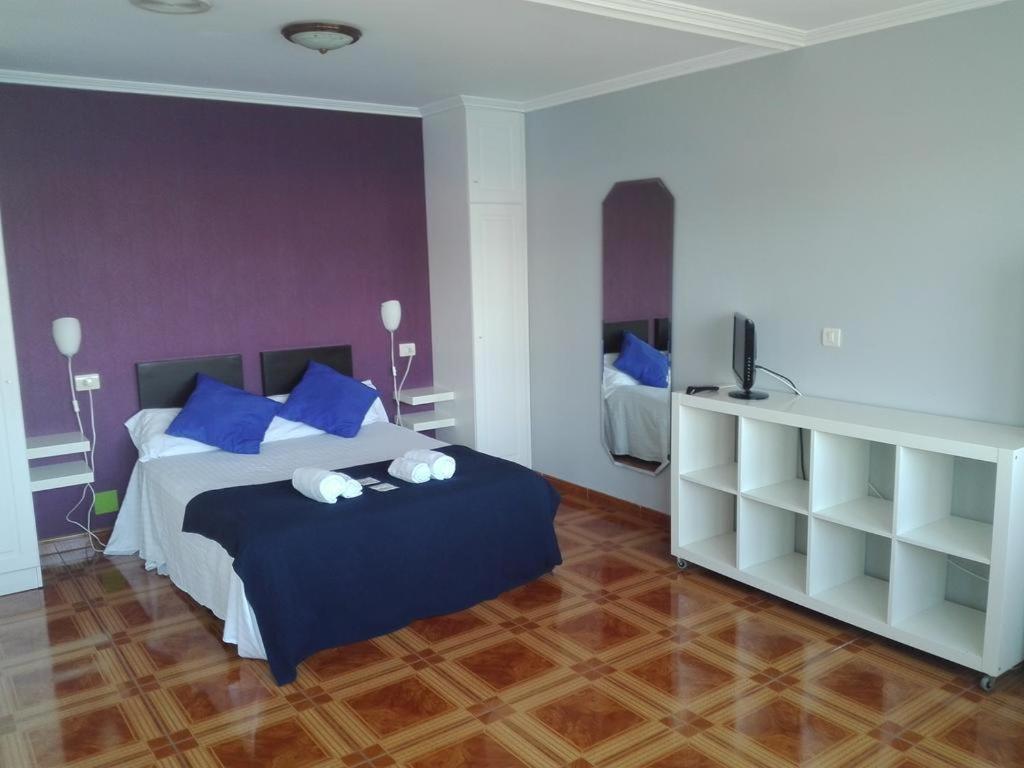 Hotel Corcubion Playa De Quenxe Room photo