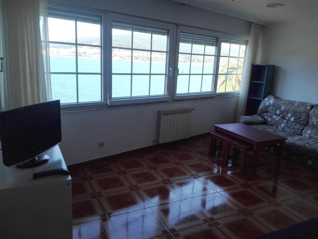 Hotel Corcubion Playa De Quenxe Room photo