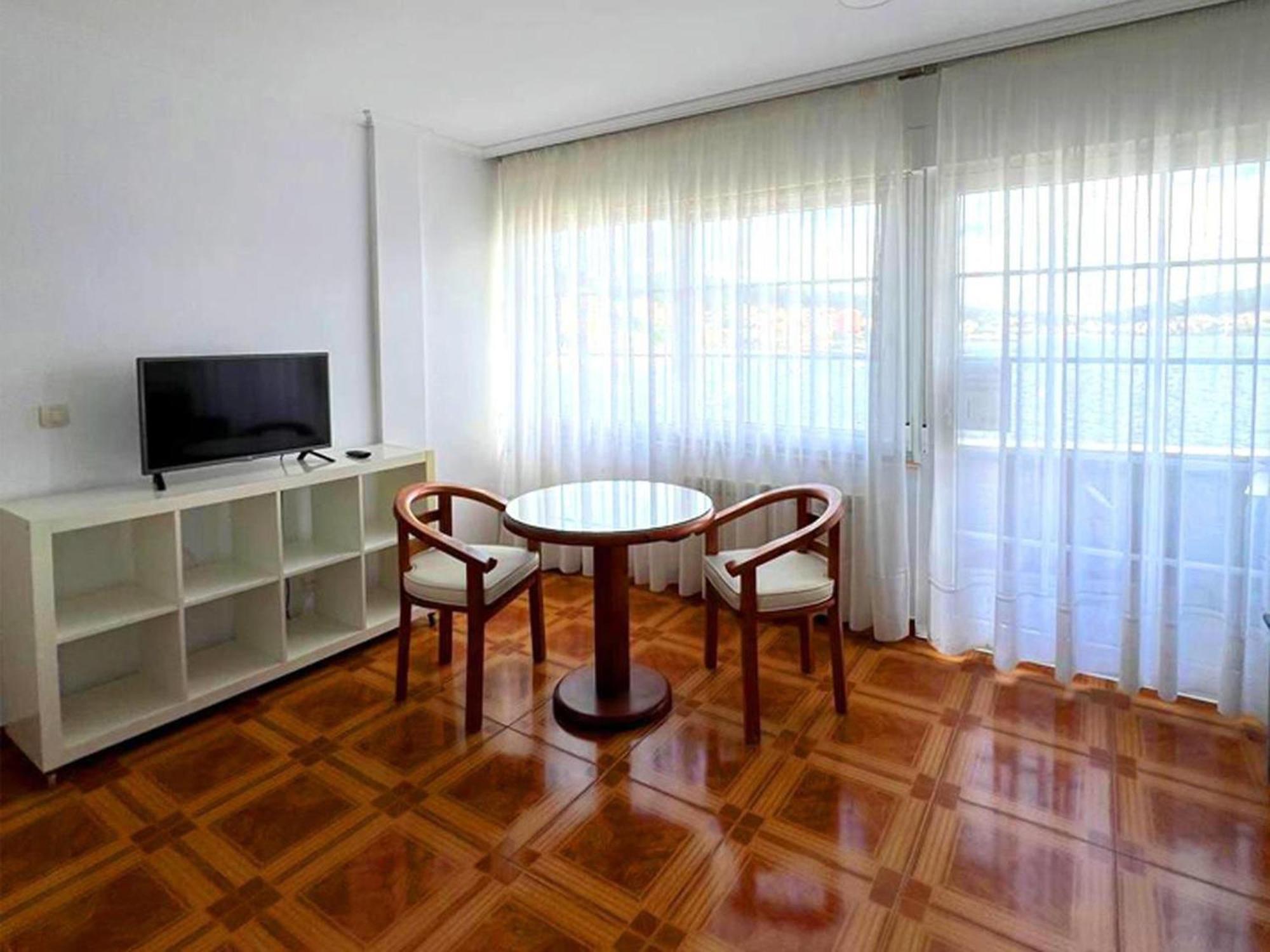 Hotel Corcubion Playa De Quenxe Room photo